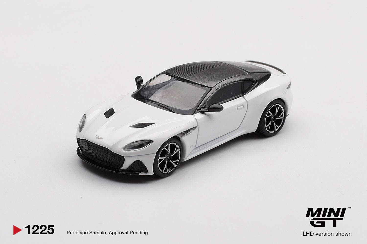 Mini GT 1225 - Aston Martin DBS Stratus White