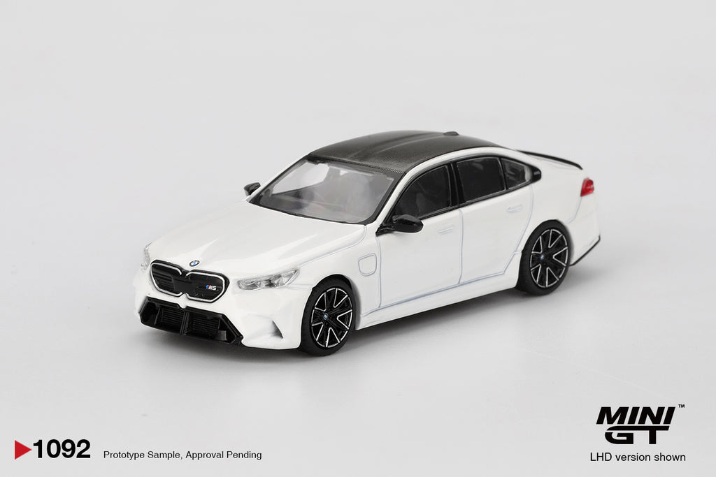 MINI GT 1092 - BMW M5 Alpine White